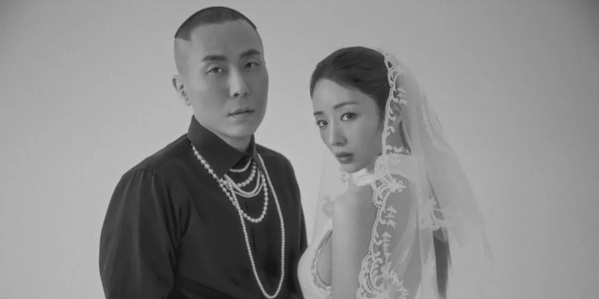 Foto pre-wedding Bomi Apink dan Rado yang penuh cinta